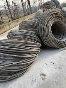 Stoccaggio di cavi in alluminio per il riciclo industriale