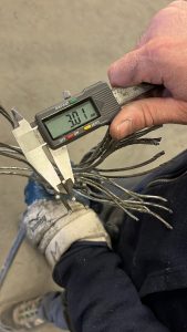 Lavorazione di cavi conduttori metallici presso impianti Re-all